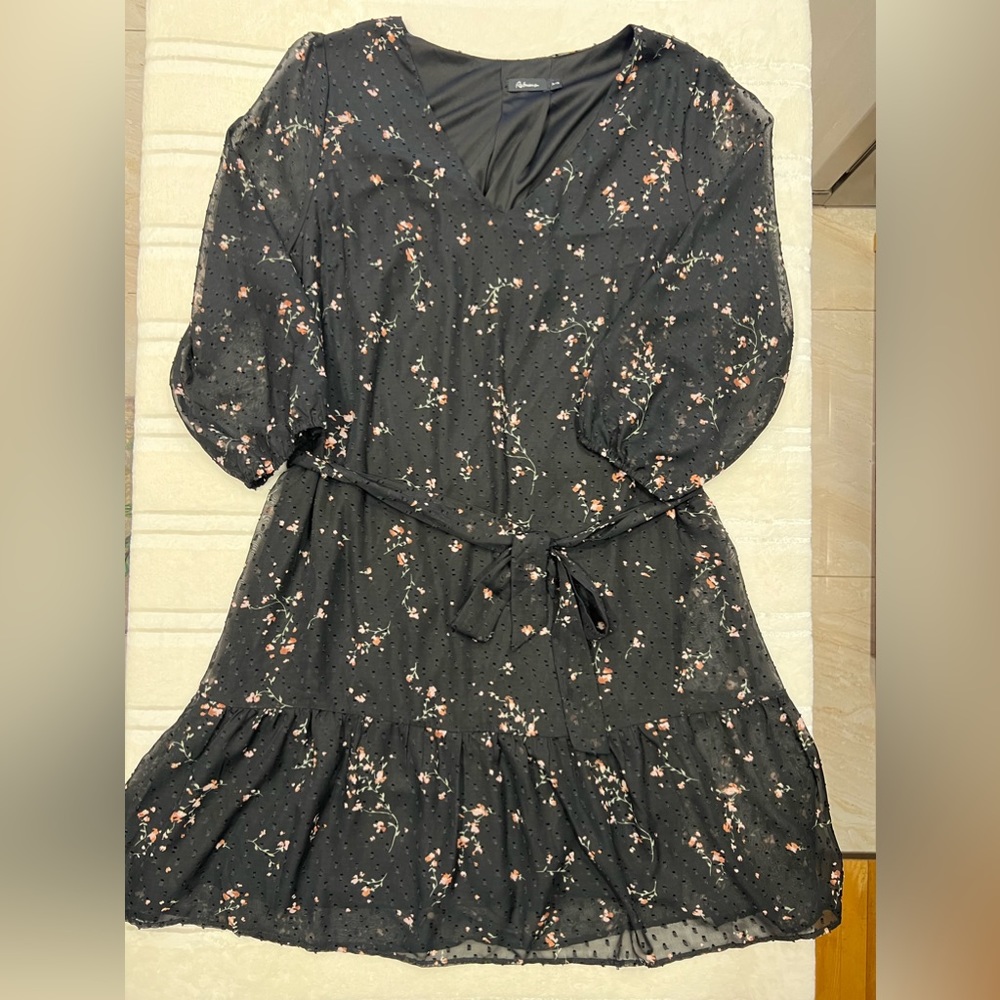 Reitmans VNeck printed Black Dress